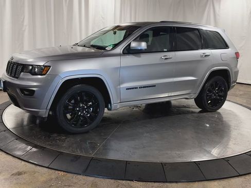 Used 2021 Jeep Grand Cherokee Laredo X image 5