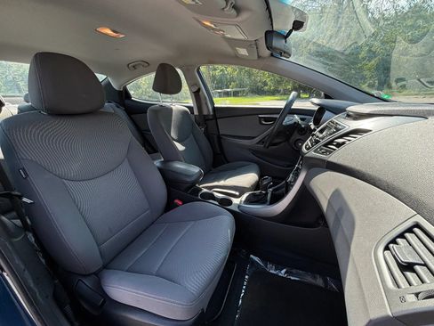 Used 2014 Hyundai Elantra SE FWD image 16