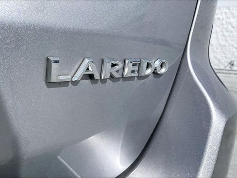 Used 2018 Jeep Grand Cherokee Laredo RWD image 7
