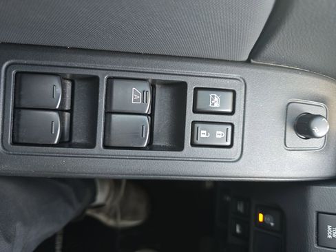 Used 2022 Nissan Frontier SV image 26