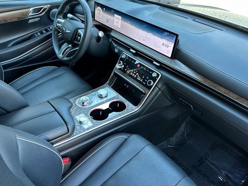 Used 2025 Genesis GV80 3.5T Advanced image 17