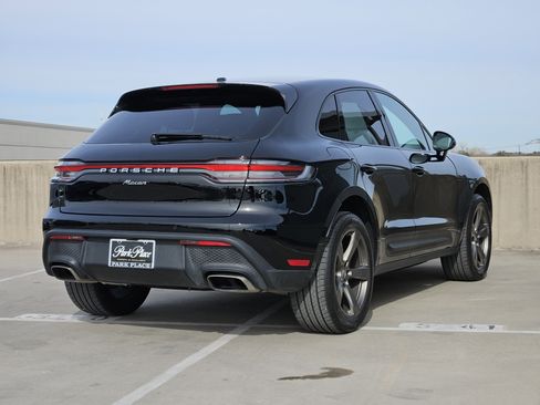 Certified 2025 Porsche Macan image 8