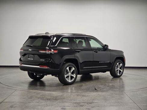 New 2025 Jeep Grand Cherokee Limited AWD/4WD image 8