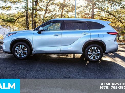 Used 2021 Toyota Highlander XLE image 7