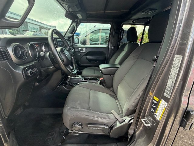 Used 2022 Jeep Wrangler Unlimited Sport AWD/4WD image 2