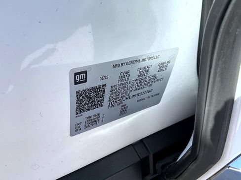 Used 2025 GMC Yukon XL Denali AWD/4WD image 27