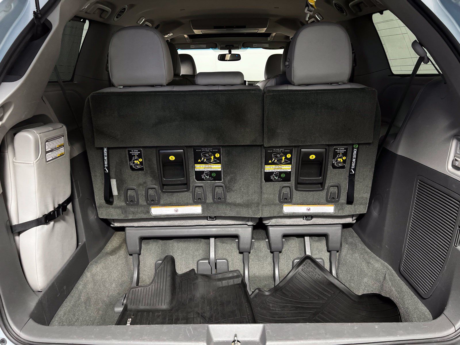 Used 2017 Toyota Sienna XLE Premium FWD image 29