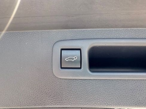 Used 2021 Toyota Highlander XSE FWD image 14
