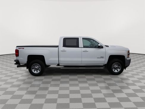 Used 2019 Chevrolet Silverado 2500 LT image 2