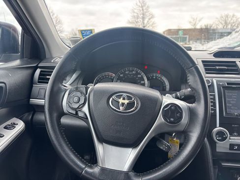Used 2014 Toyota Camry SE image 11