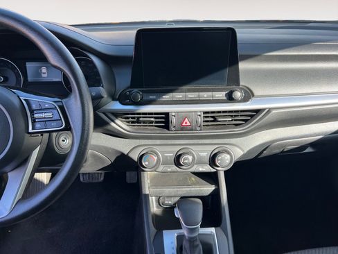 Used 2024 Kia Forte LXS image 11