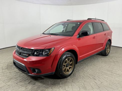 Used 2019 Dodge Journey SE w/ Connectivity Group image 3