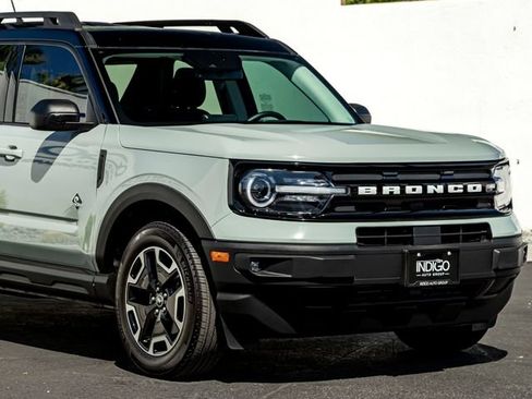Used 2023 Ford Bronco Sport Outer Banks w/ Tech Package AWD/4WD image 5