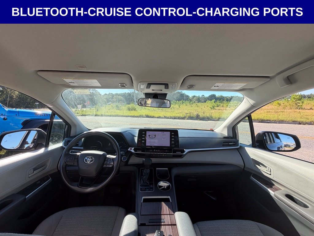 Used 2023 Toyota Sienna LE FWD image 6