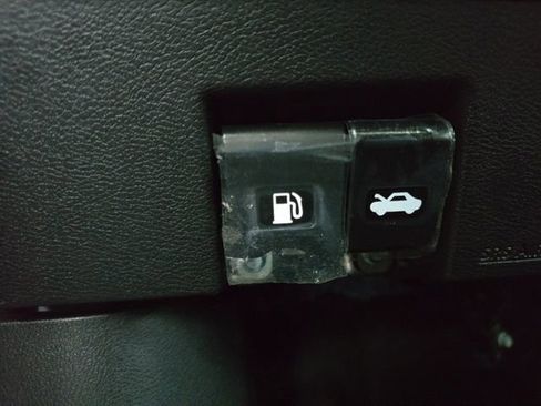 New 2025 Nissan Versa SV image 10