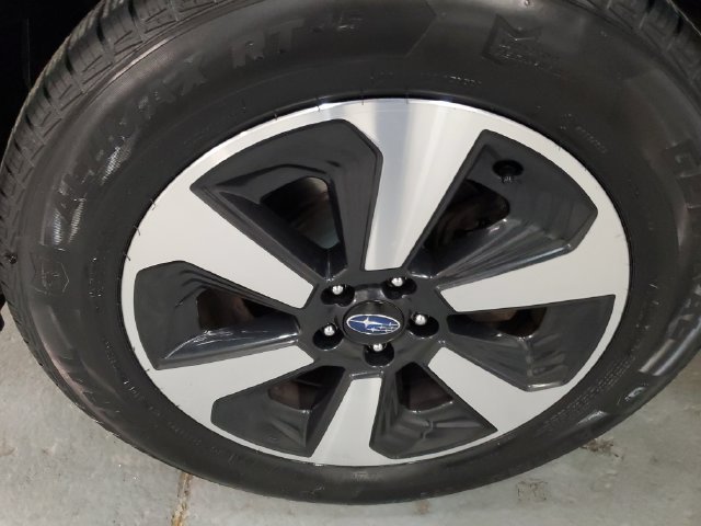 Used 2017 Subaru Forester 2.5i Premium w/ All-Weather Package AWD/4WD image 28