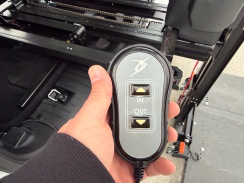 Used 2020 Chrysler Pacifica Touring-L FWD image 33