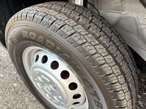 Used 2025 RAM ProMaster 2500 w/ U-Haul Equipment Group FWD image 8