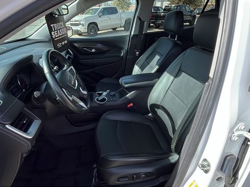 Certified 2024 GMC Terrain SLT image 10