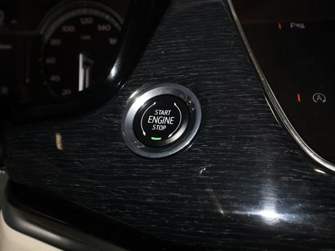 Certified 2024 Cadillac XT6 Premium Luxury image 15