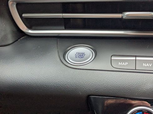 Used 2023 Hyundai Elantra SEL w/ Convenience Package FWD image 22