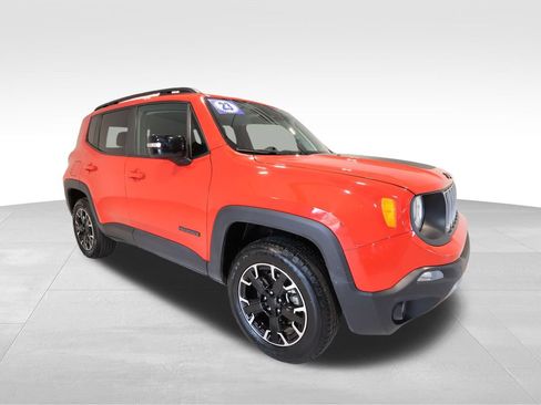 Used 2023 Jeep Renegade Latitude AWD/4WD image 6