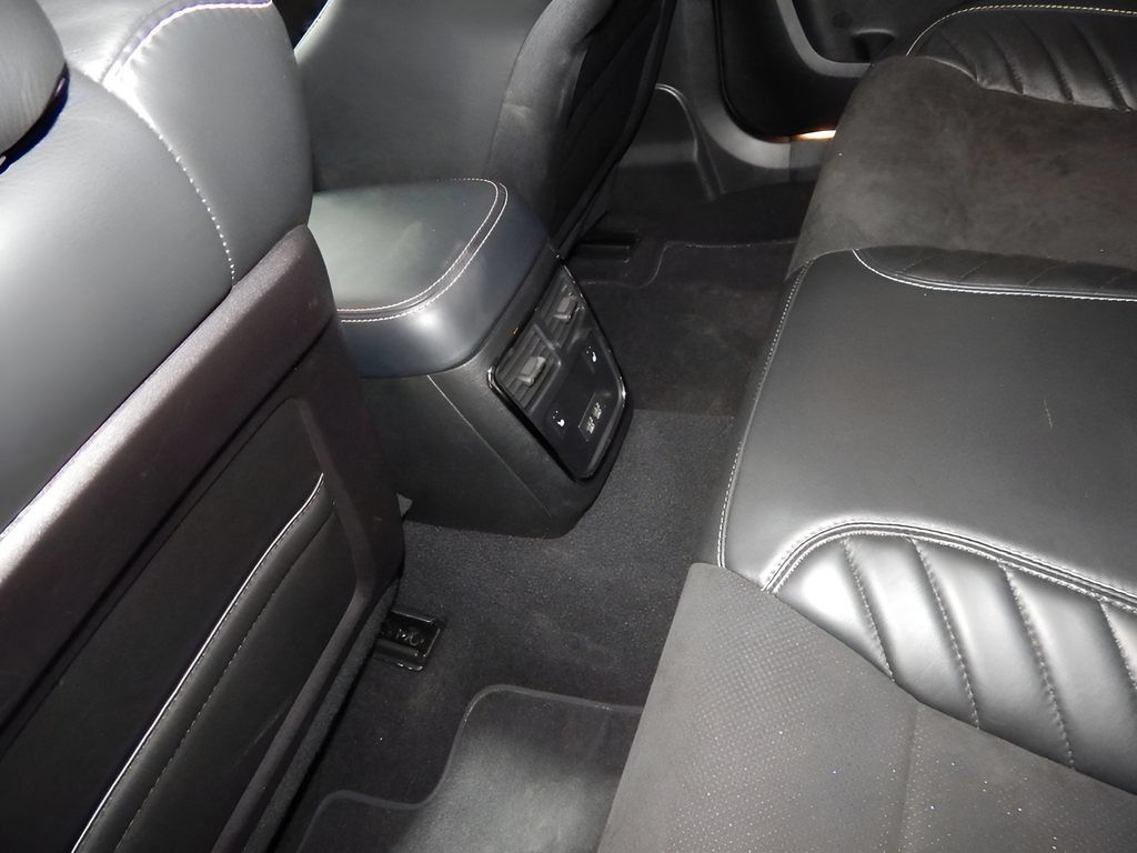 Used 2022 Dodge Charger SRT Hellcat w/ Carbon/Suede Interior Package RWD image 31
