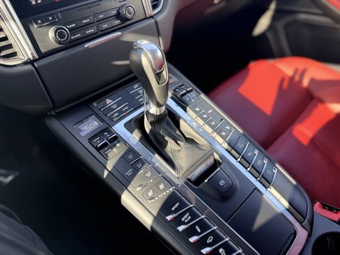 Used 2017 Porsche Macan GTS image 34