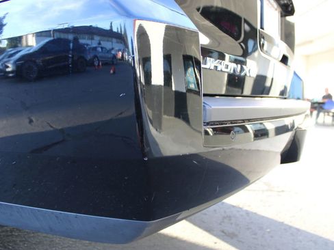 Used 2019 GMC Yukon XL SLT w/ Graphite Performance Edition image 37