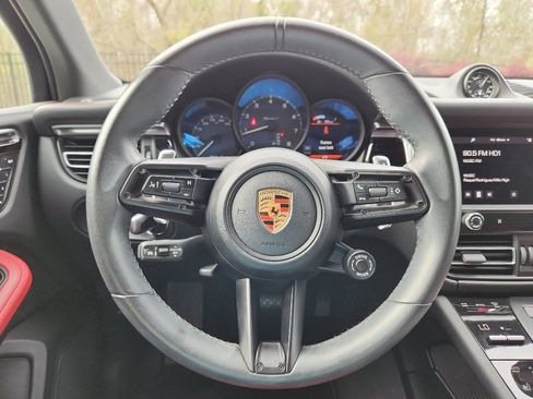 Certified 2023 Porsche Macan Turbo image 20