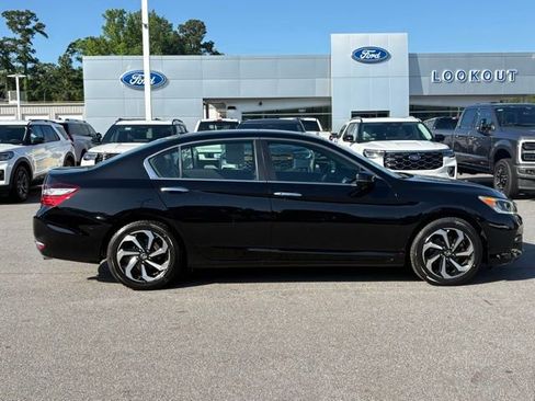 Used 2017 Honda Accord EX-L image 6