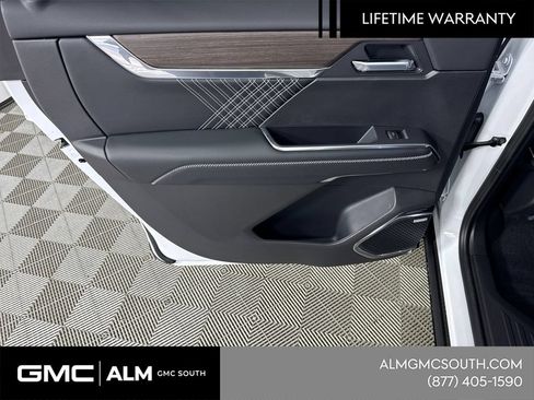 New 2026 GMC Acadia Denali w/ Super Cruise Package FWD image 24