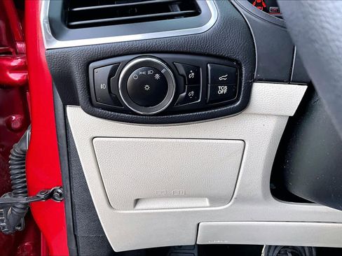 Used 2024 Ford Edge Titanium image 32