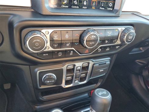 Used 2021 Jeep Wrangler Unlimited Islander image 23