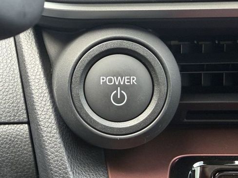 New 2026 Toyota Prius Plug-In Hybrid FWD image 18