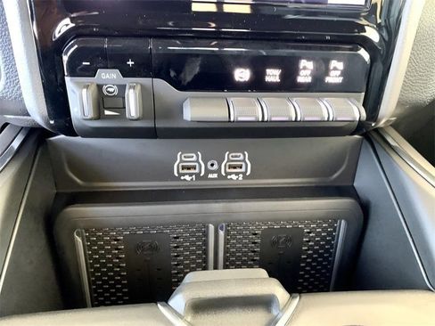 New 2026 RAM 2500 Laramie AWD/4WD image 38