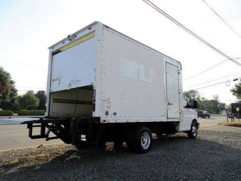 Used 2015 GMC Savana 3500 Extended RWD image 4