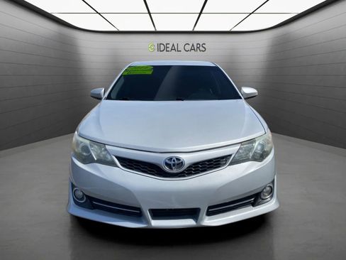 Used 2014 Toyota Camry SE FWD image 8