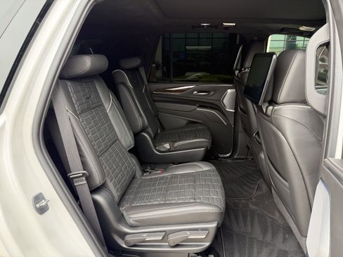 Used 2023 Cadillac Escalade Sport Platinum AWD/4WD image 34
