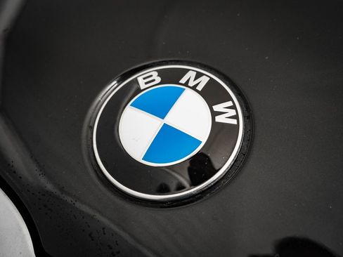 Used 2025 BMW 330i xDrive Sedan image 3