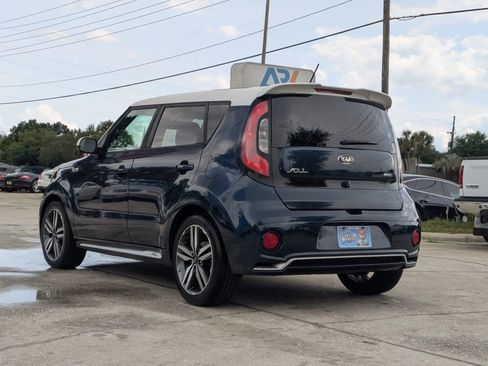 Used 2018 Kia Soul + FWD image 2