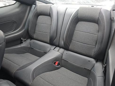 Used 2025 Ford Mustang Coupe RWD image 5