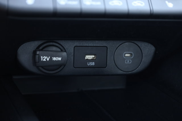 Used 2025 Hyundai Elantra SEL FWD image 24
