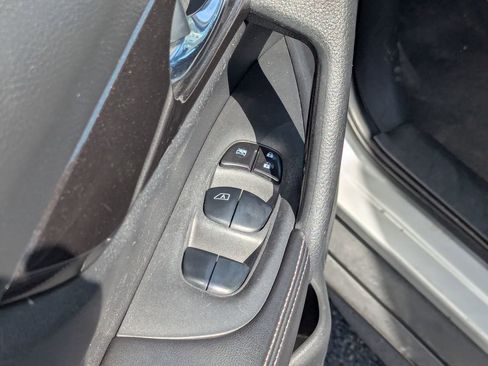 Used 2020 Nissan Rogue SV AWD/4WD image 27