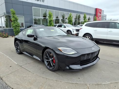 New 2026 Nissan Z Performance w/ Floor Mat Package RWD image 2