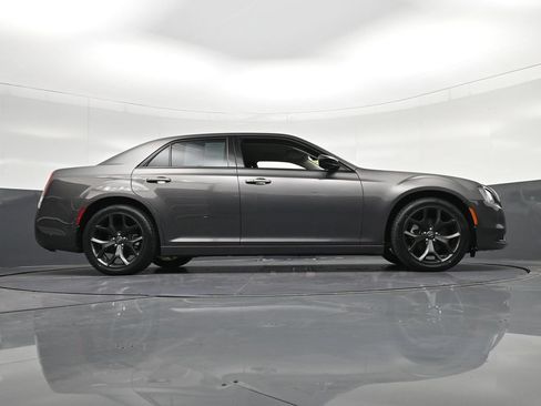 Used 2022 Chrysler 300 Touring w/ Sport Appearance Package RWD image 25