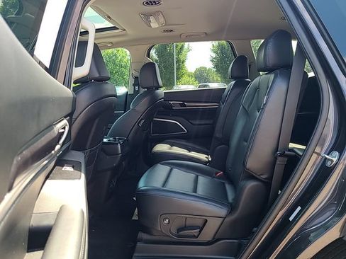Used 2025 Kia Telluride S FWD image 26