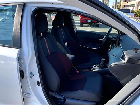 Used 2025 Toyota Corolla SE image 8
