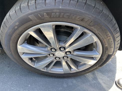 Certified 2024 Cadillac XT5 Premium Luxury FWD image 3