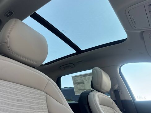 New 2026 Lincoln Nautilus Reserve AWD/4WD image 13